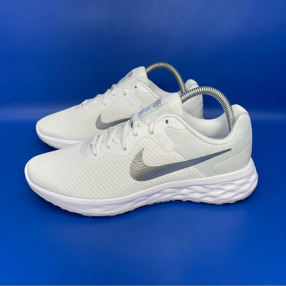 NEW Nike Revolution Six Next Nature Athletic Shoes Platinum White Silver - Picture 4 of 9